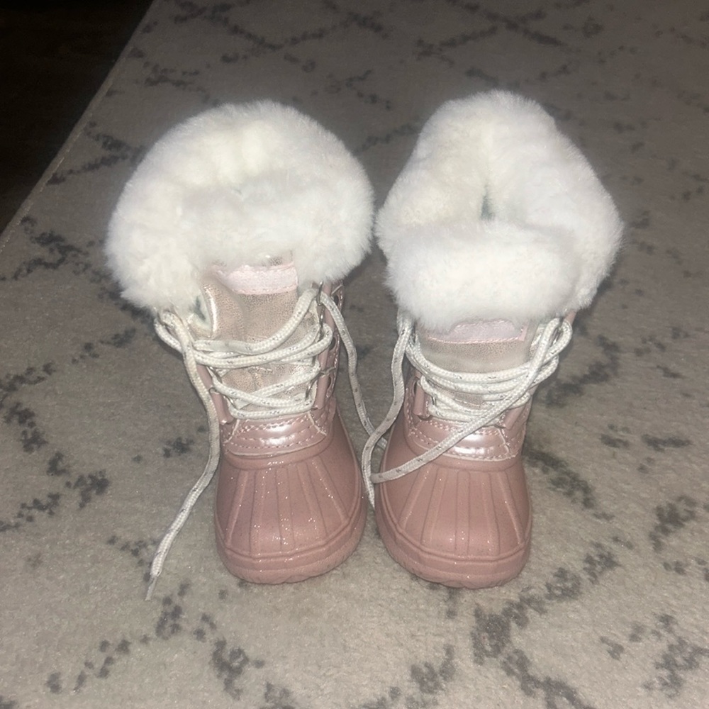 Little girls London Fog winter boots. Pink sparkly with white fur. Never worn.
